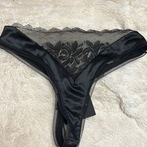 NWT Calvin Klein Black Lace And Satin Thong Panties